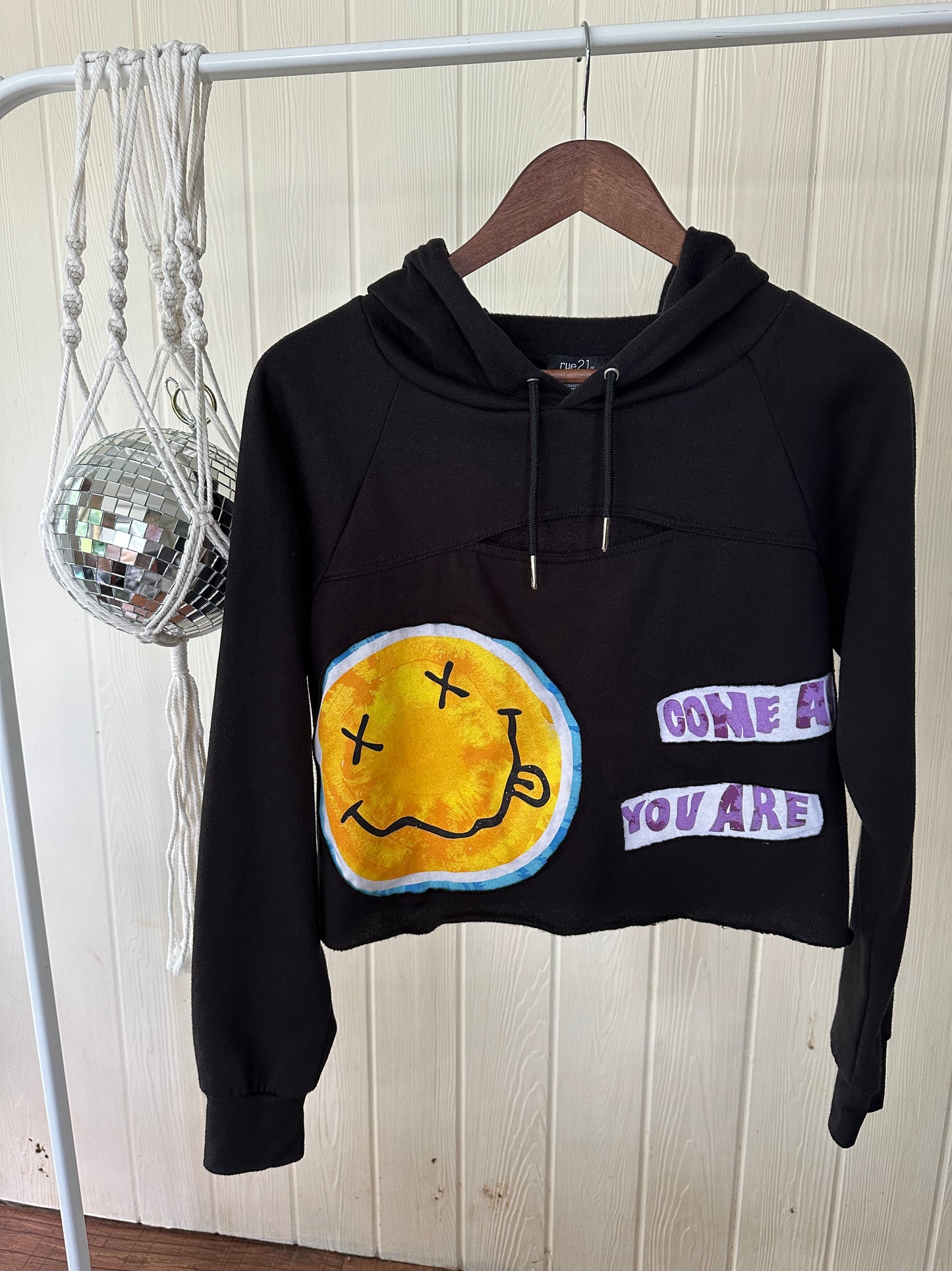 Nirvana Crop Sweatshirt Size Medium