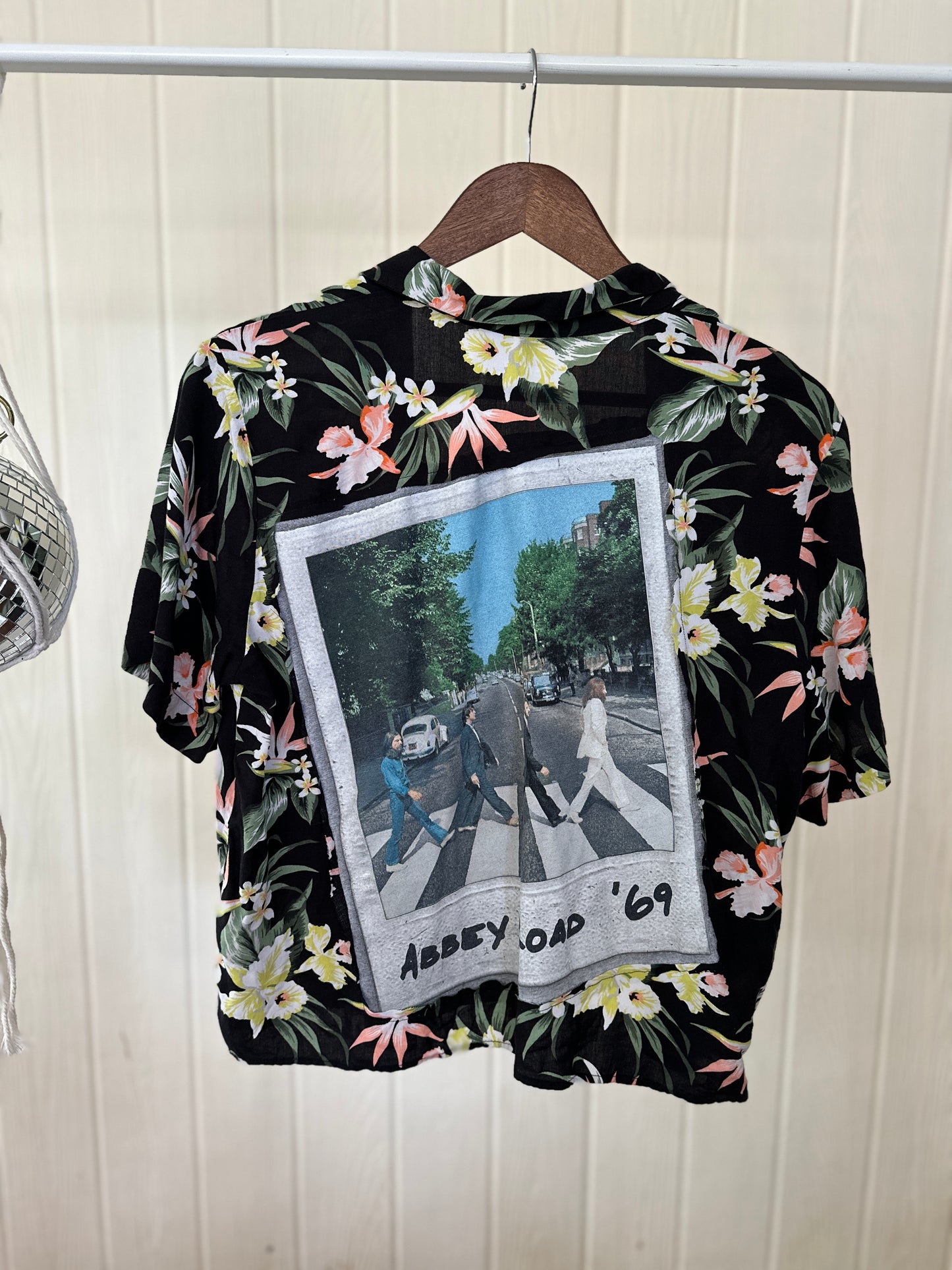 Beatles Tropical Tee Size S-M