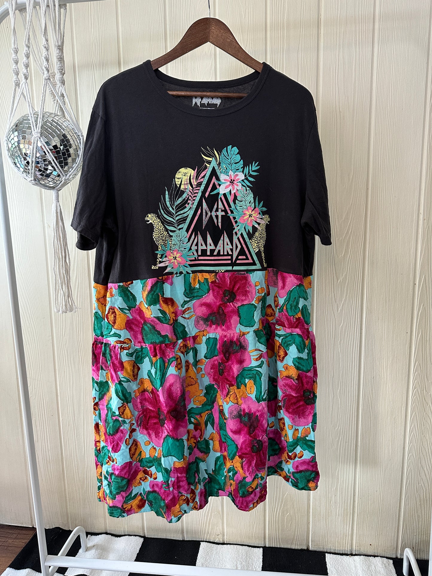 Def Leppard Band Tee Dress Size XL-2XL