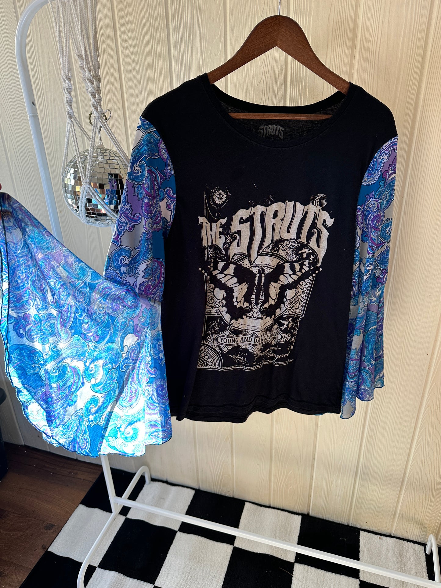 The Struts Shirt Rework Size Large