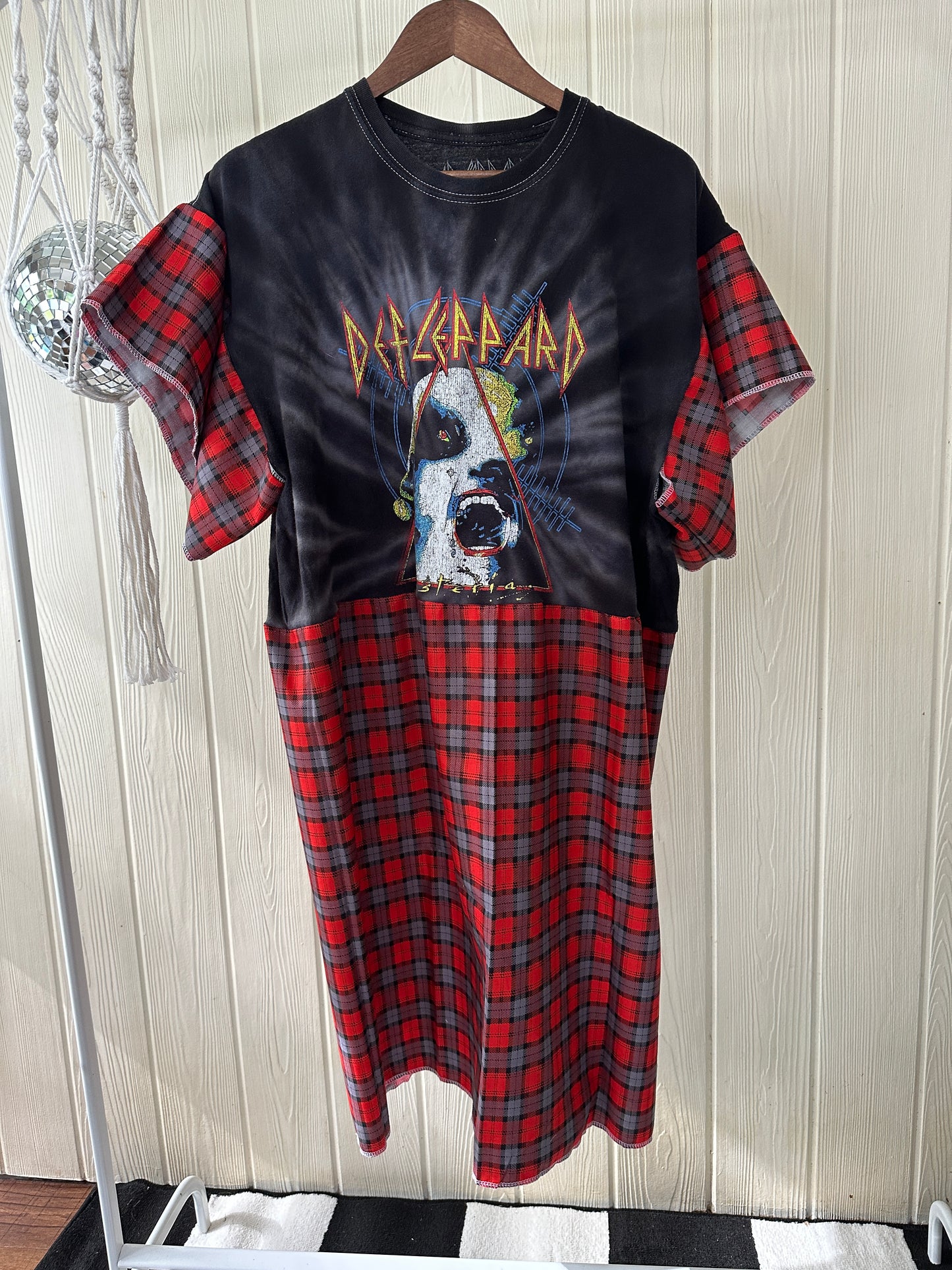 Def Leppard Band Tee Dress Size XL-2XL (Discounted due to sewing imperfections)