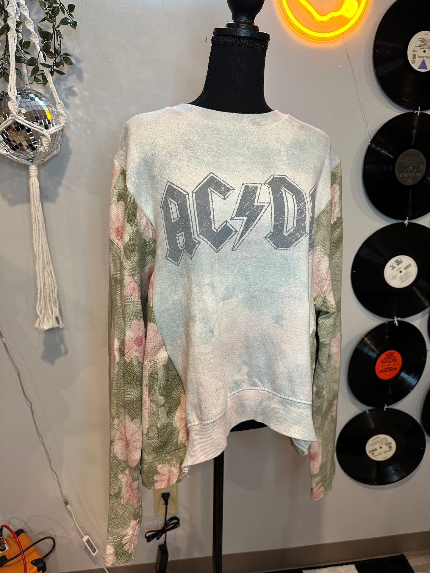 ACDC Sweatshirt Rework Size L-XL